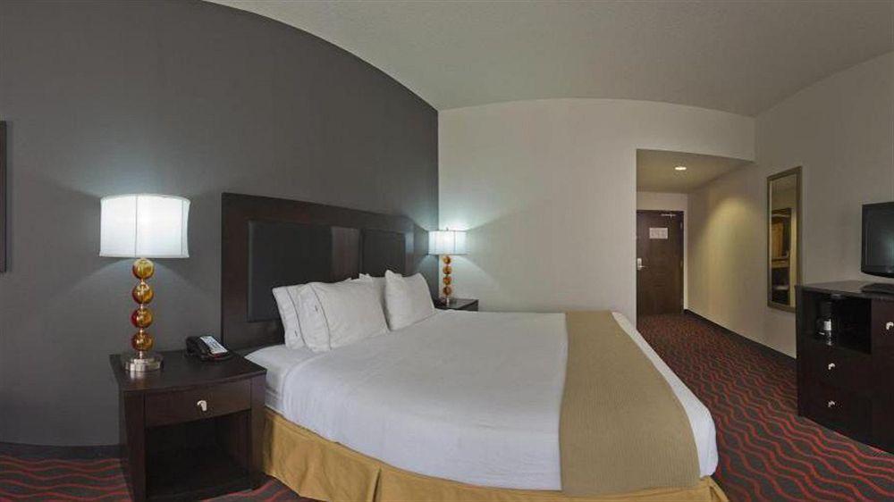 Hotel Express & Festus-south St. Louis By Ihg 2*